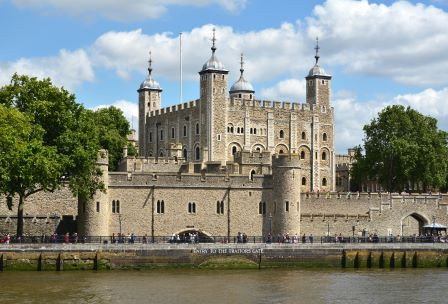 1701938580_448_LON_Tower of London_shutterstock_289093214.jpg